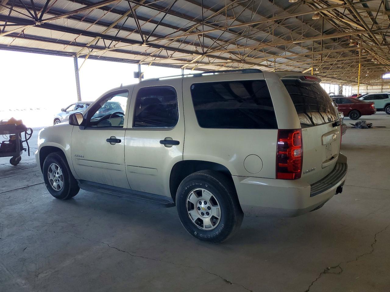 2010 Chevrolet Tahoe C1500 Ls - Фото 2