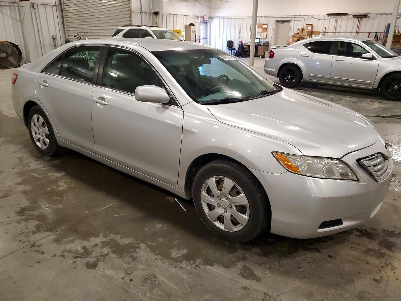 2009 Toyota Camry Le - Фото 4