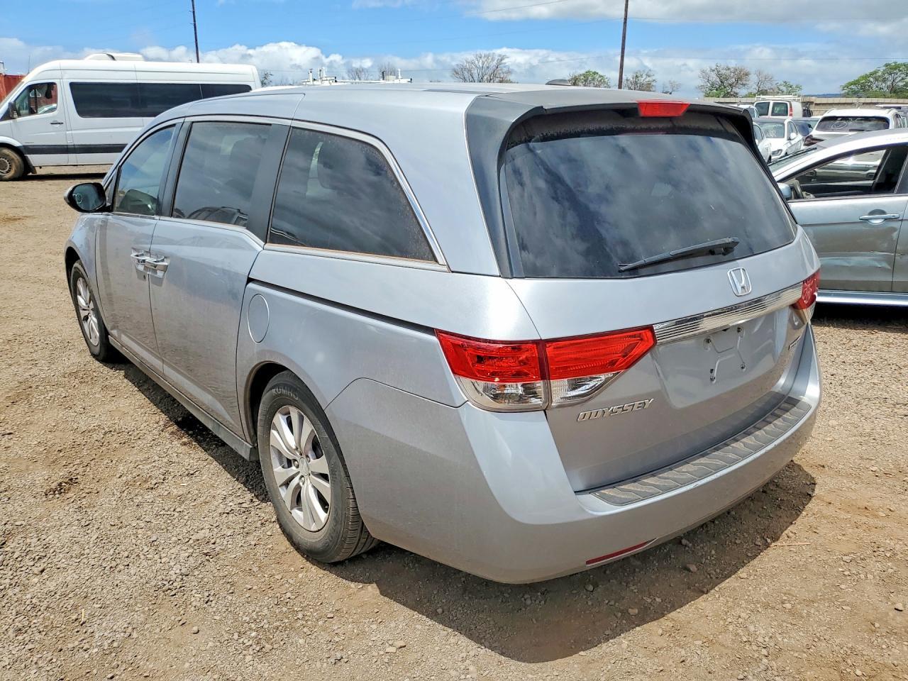 2016 Honda Odyssey Se - Фото 2