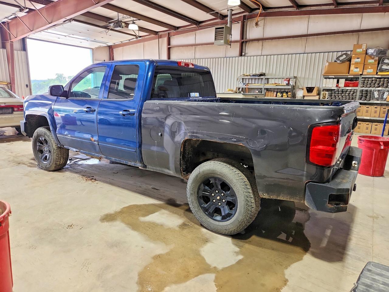 2017 Chevrolet Silverado K1500 Lt - Image 2