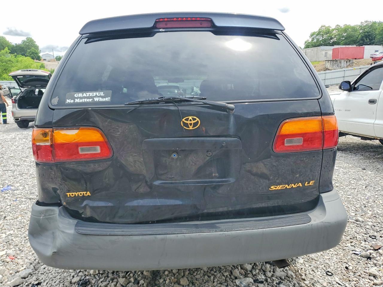 1998 Toyota Sienna Le - Фото 6