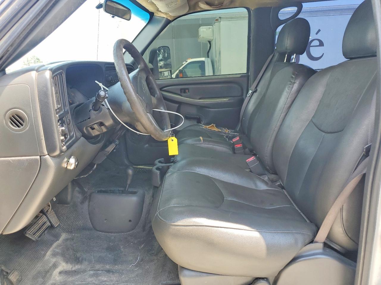 2004 Chevrolet Silverado K3500 - Фото 7