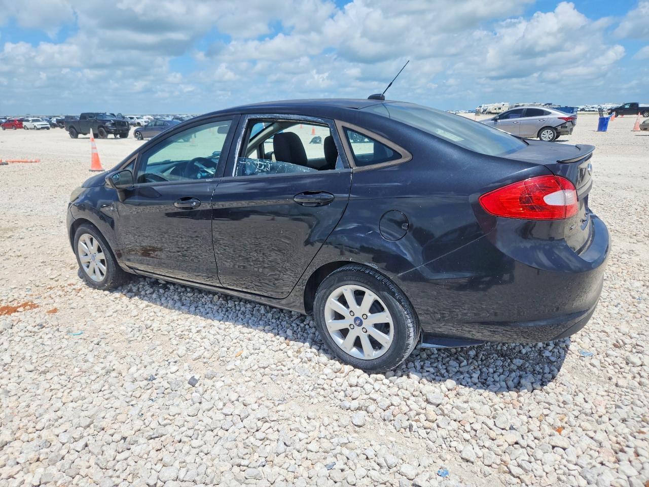 2012 Ford Fiesta Se - Фото 2