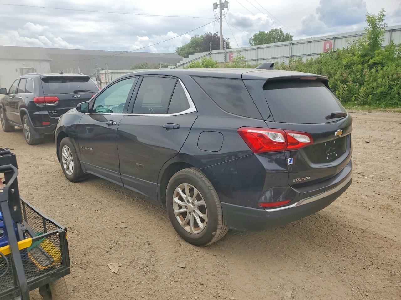 2020 Chevrolet Equinox Lt - Image 2