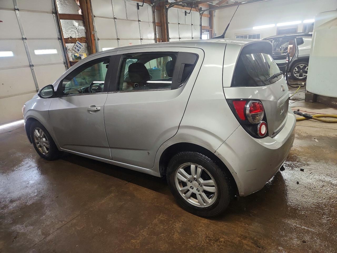 2014 Chevrolet Sonic Lt - Image 2