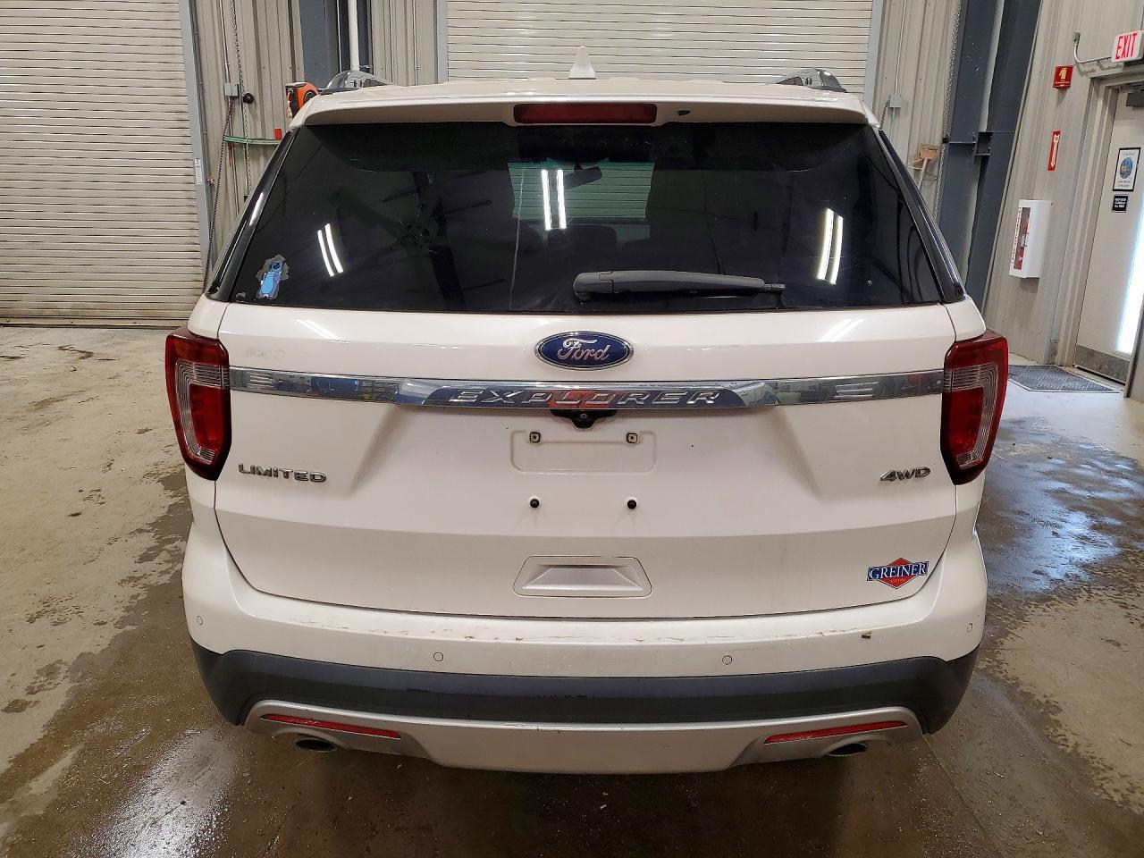 2017 Ford Explorer Limited - Image 6