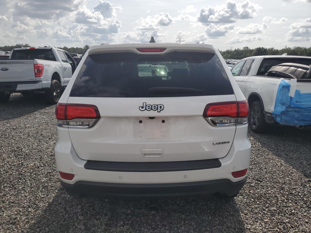 2020 Jeep Grand Cherokee Laredo - Image 6