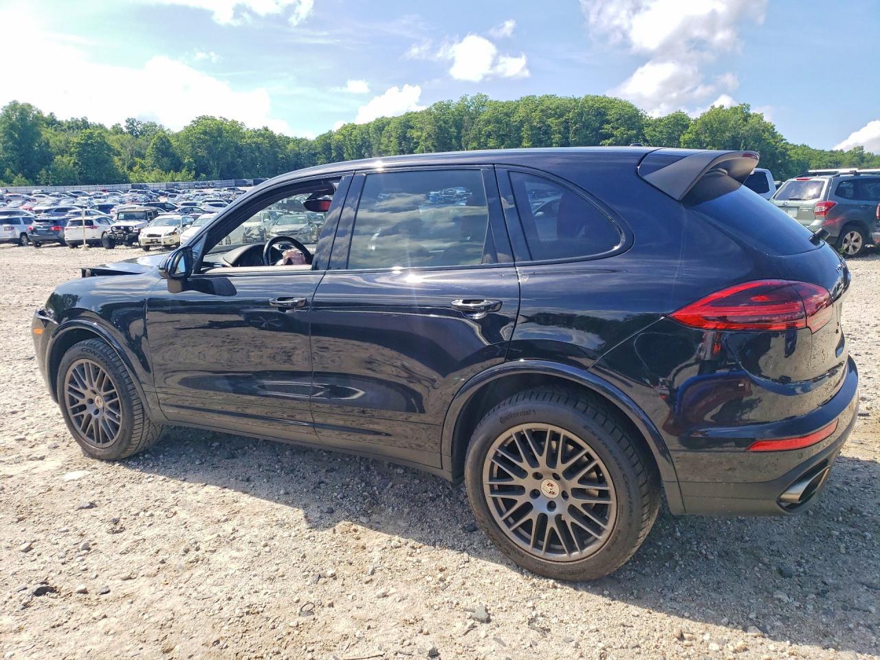 2018 Porsche Cayenne - Image 2