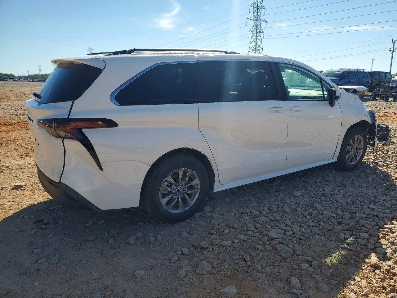 2026 Toyota Sienna Le - Фото 3