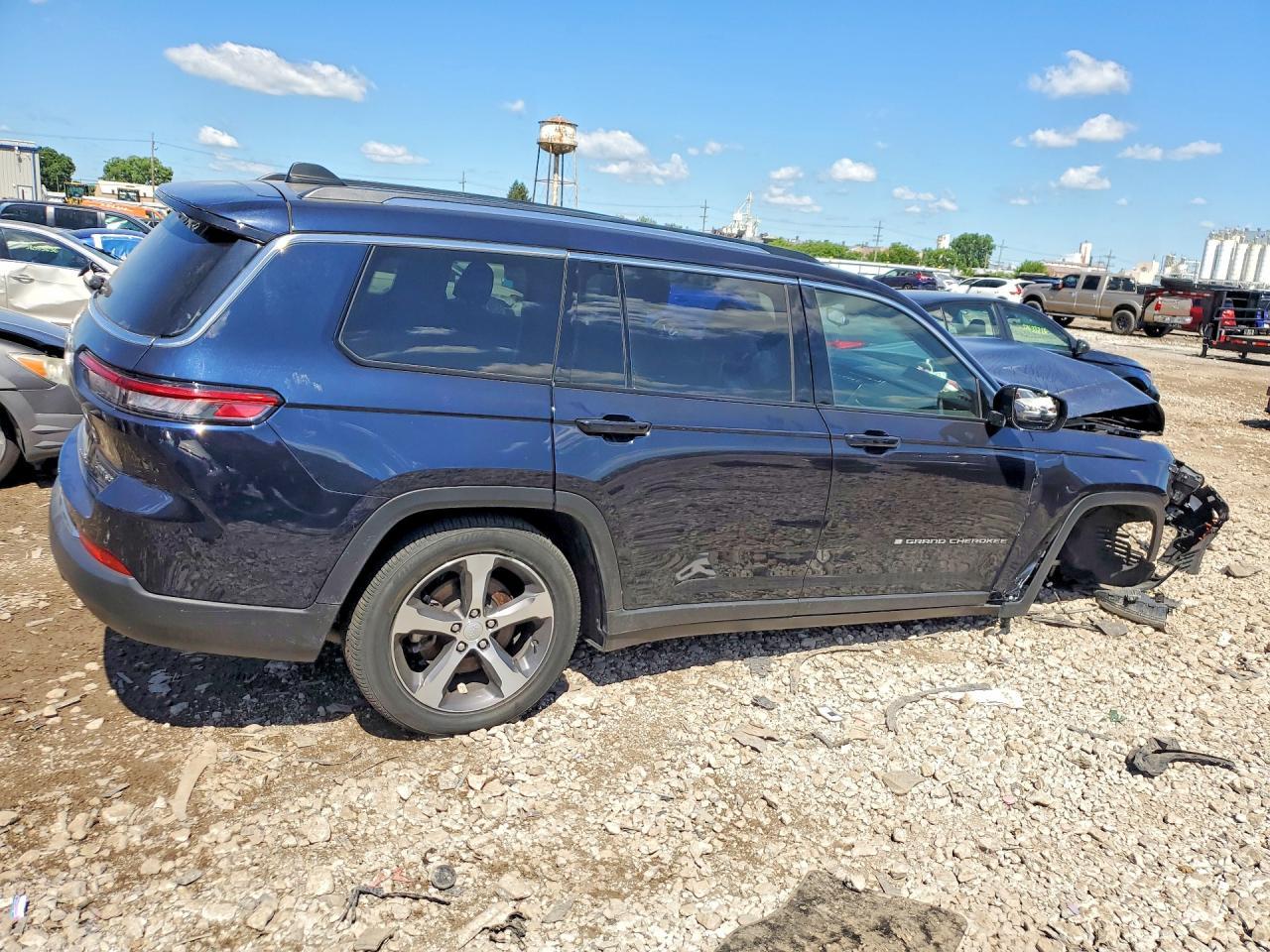 2023 Jeep Grand Cherokee L Limited - Image 3