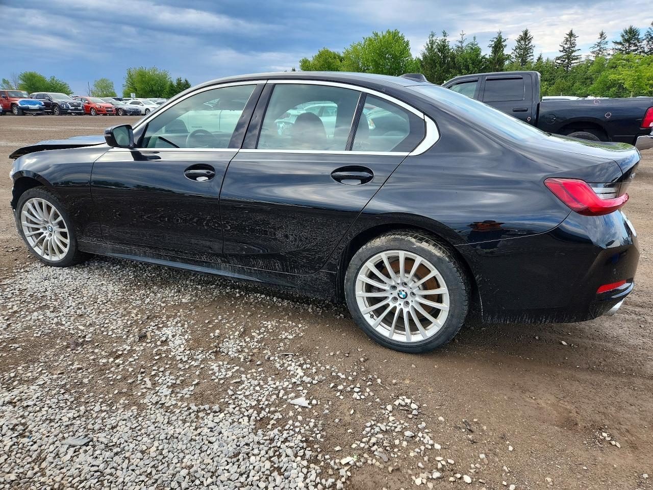 2024 BMW 330Xi - Фото 2