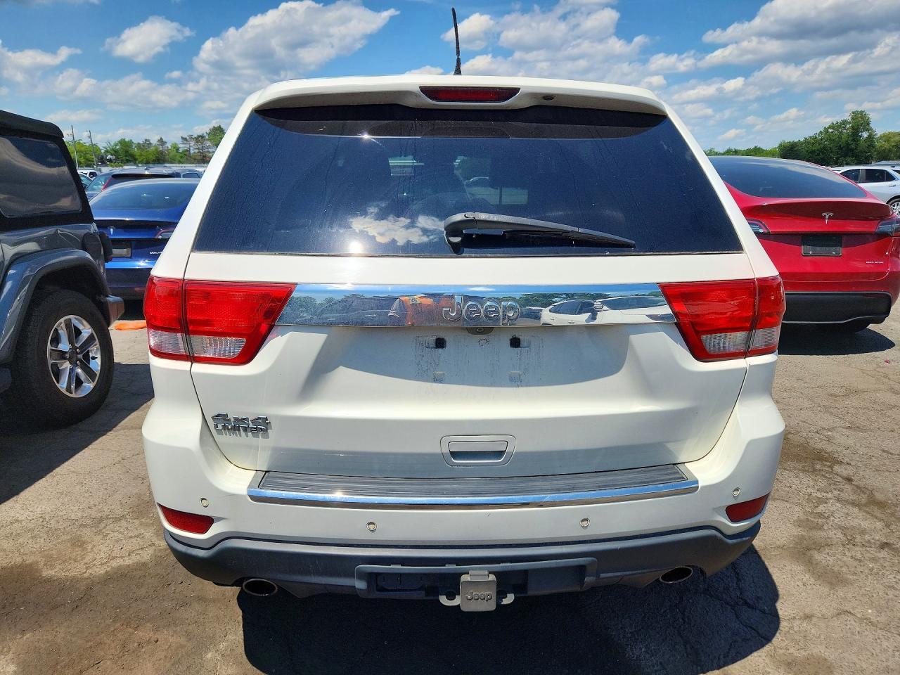 2013 Jeep Grand Cherokee - Image 6