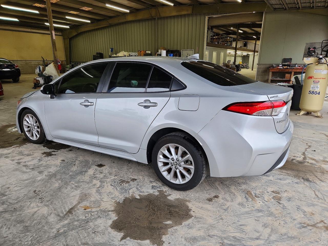 2021 Toyota Corolla Le - Фото 2