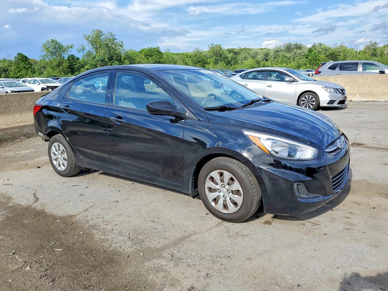 2016 Hyundai Accent Se - Image 4