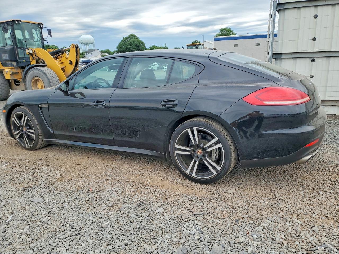 2014 Porsche Panamera S - Image 2