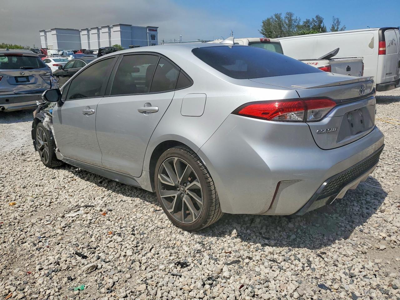 2020 Toyota Corolla Se - Фото 2