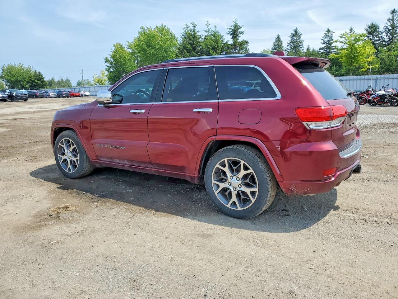 2021 Jeep Grand Cherokee Overland - Image 2