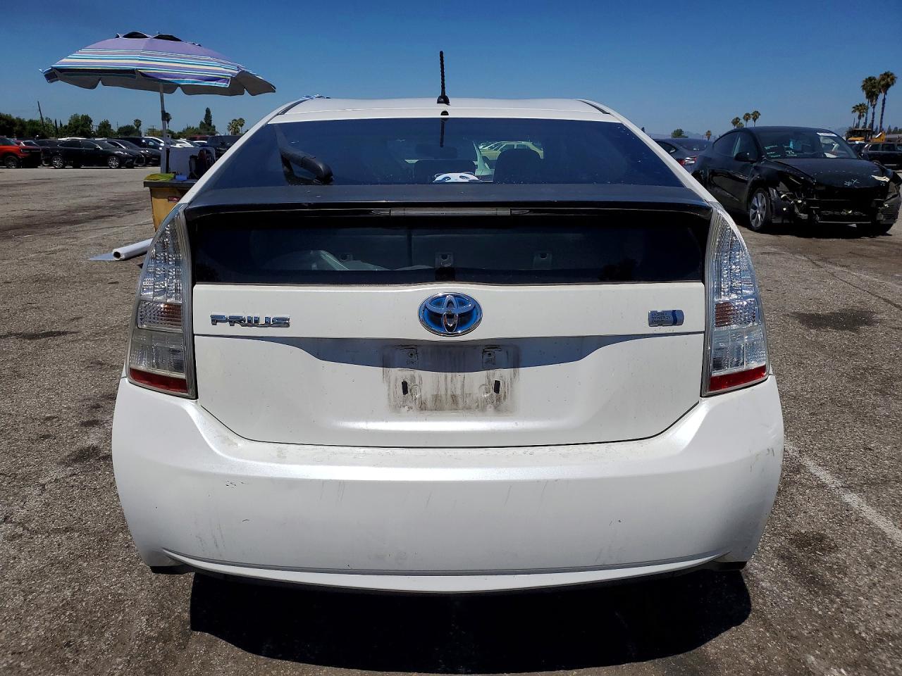 2012 Toyota Prius Two - Фото 6