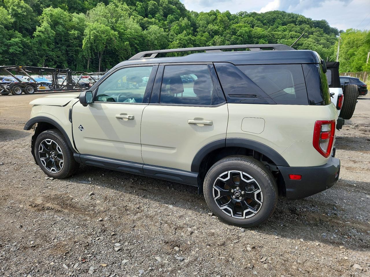 2025 Ford Bronco Sport Outer Banks - Фото 2
