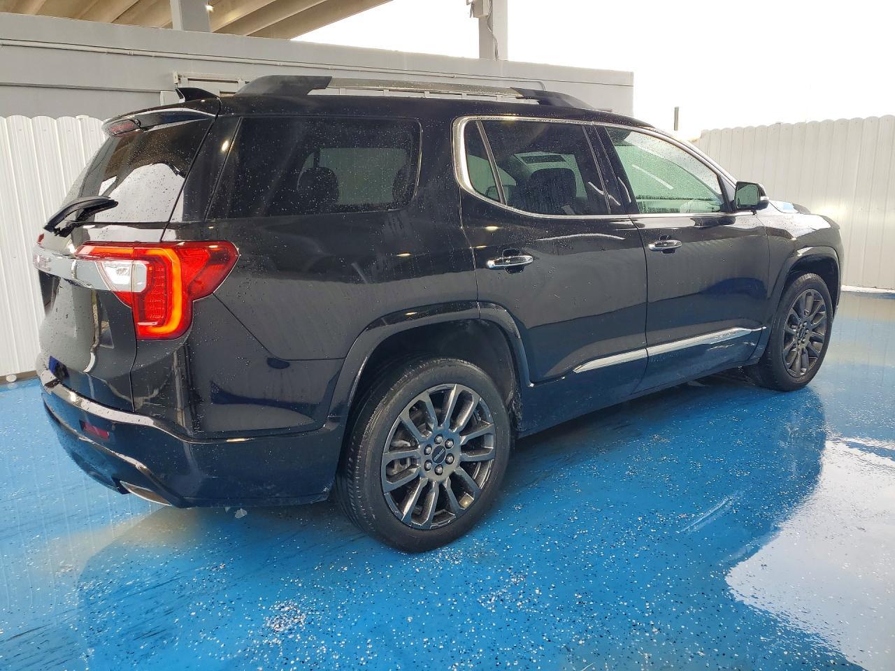 2022 GMC Acadia Denali - Image 3