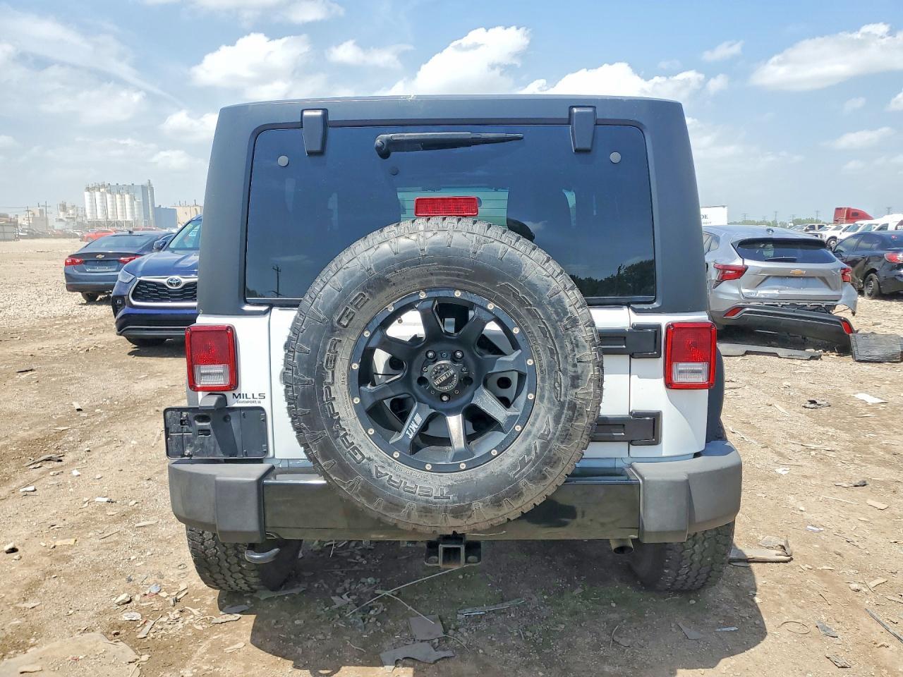 2015 Jeep Wrangler Sport - Фото 6