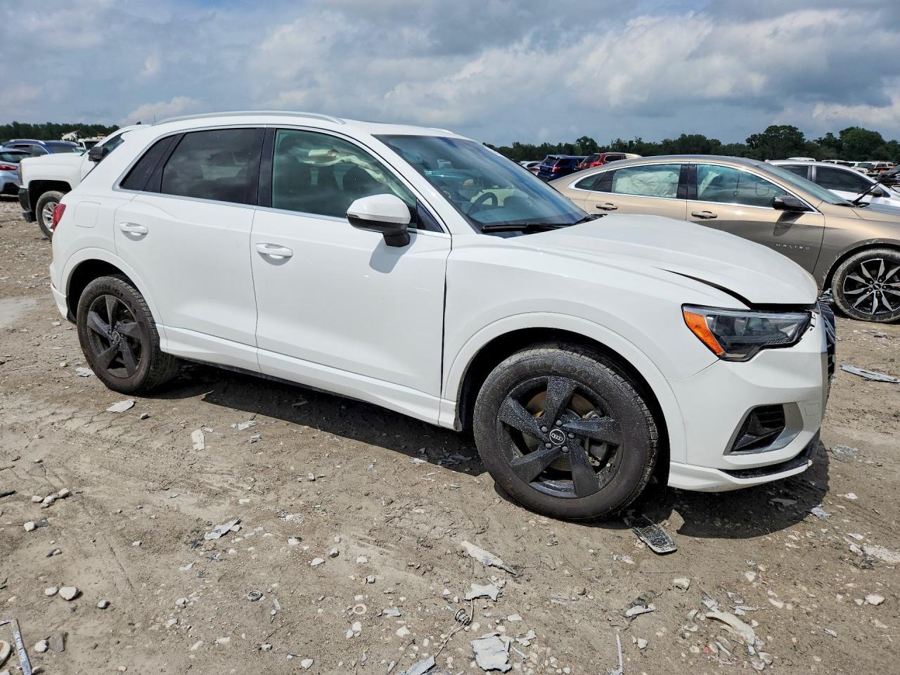2021 Audi Q3 Premium 40 - Image 4