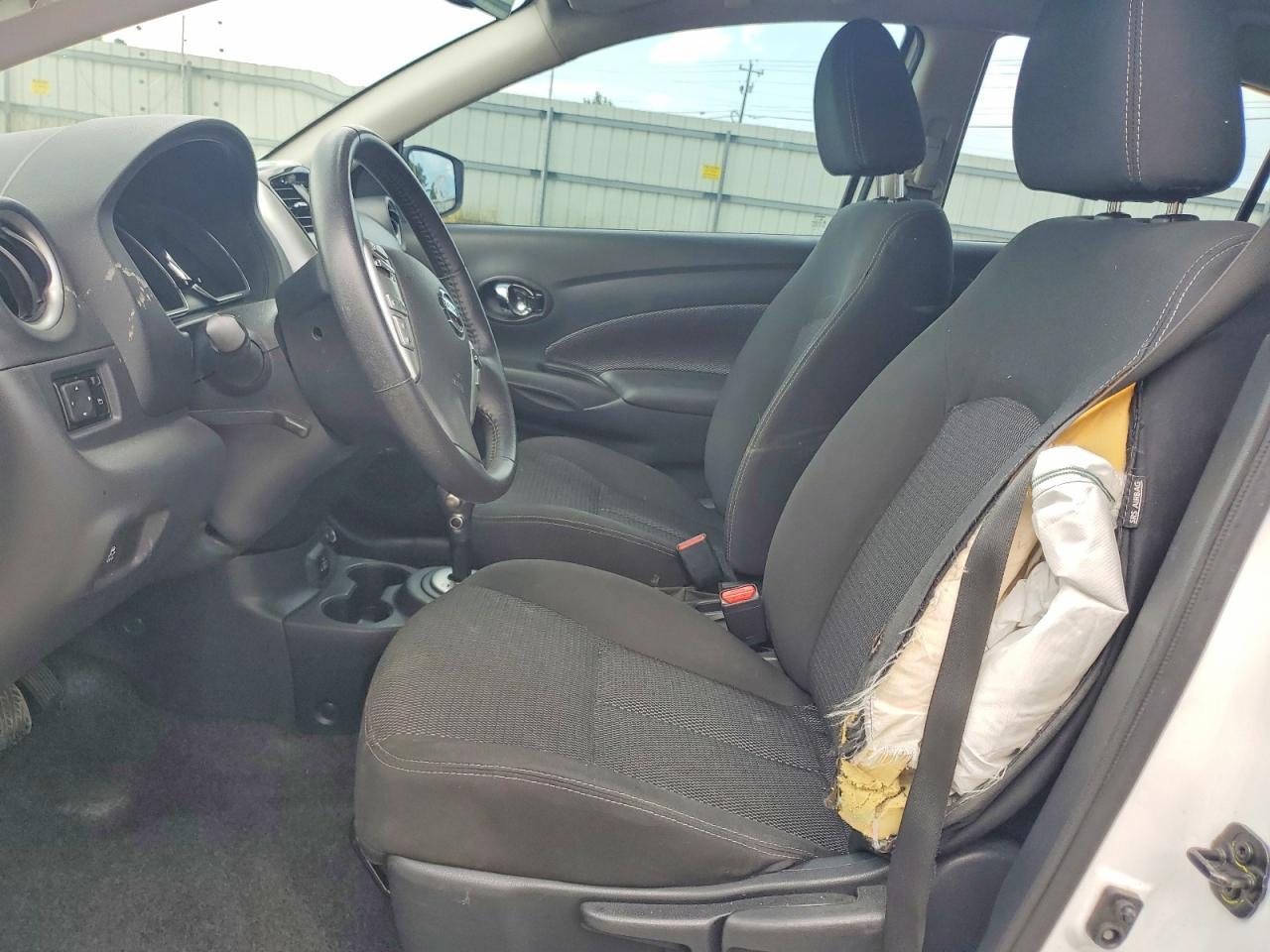 2019 Nissan Versa Sv - Image 7