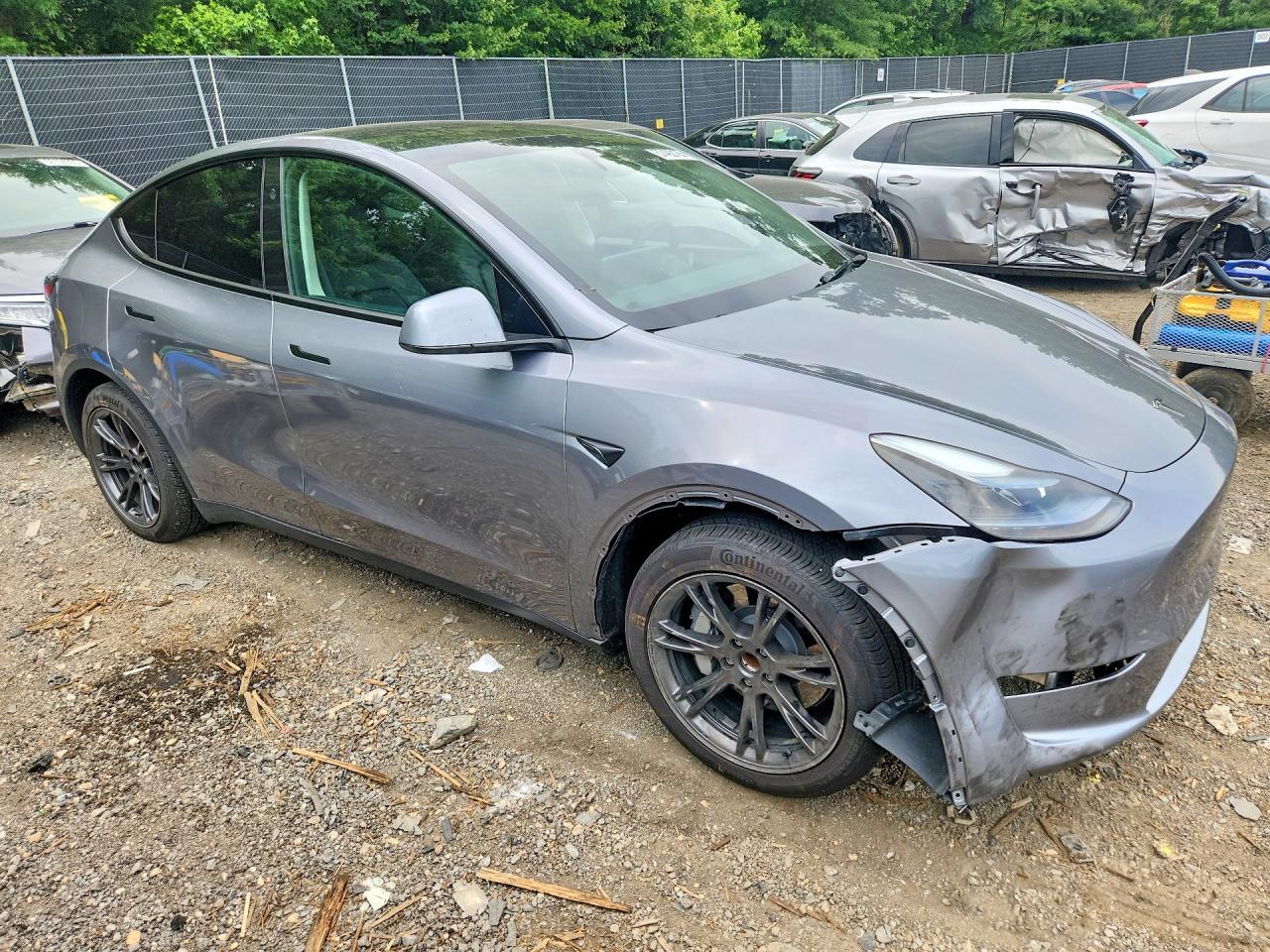 2024 Tesla Model Y - Image 4