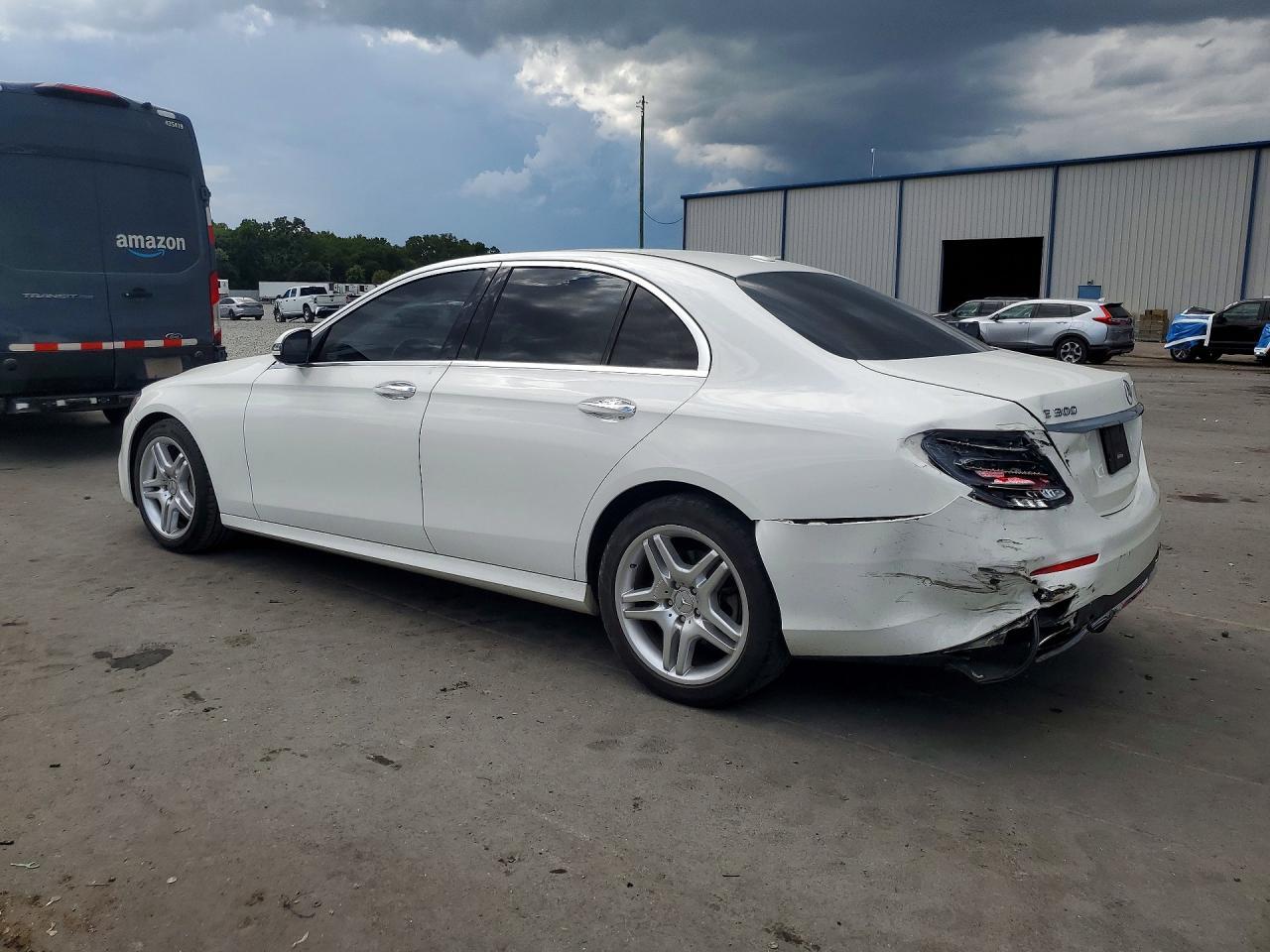 2017 Mercedes-Benz E 300 - Фото 2