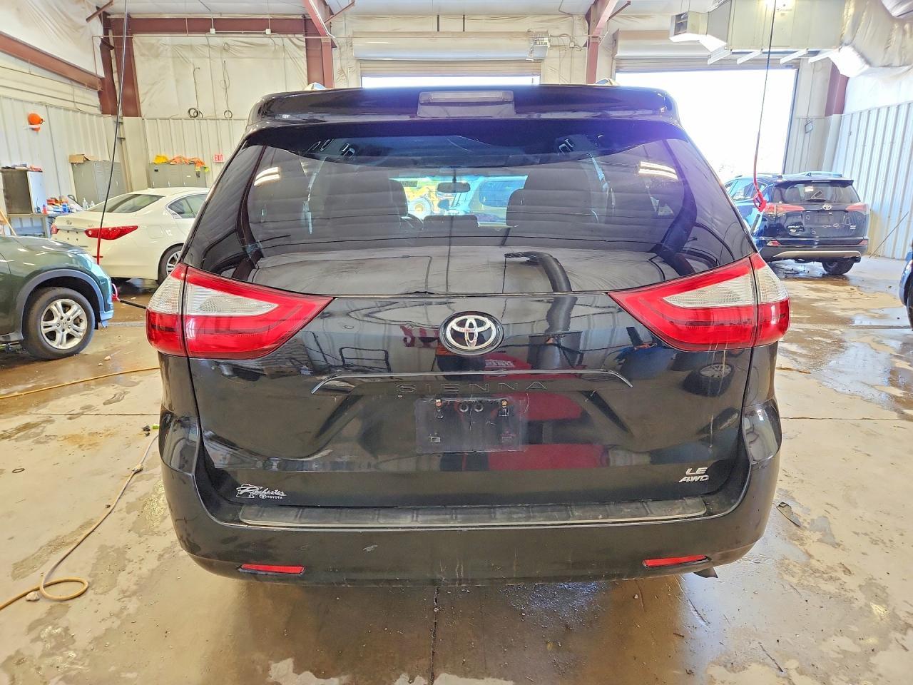 2017 Toyota Sienna Le - Фото 6