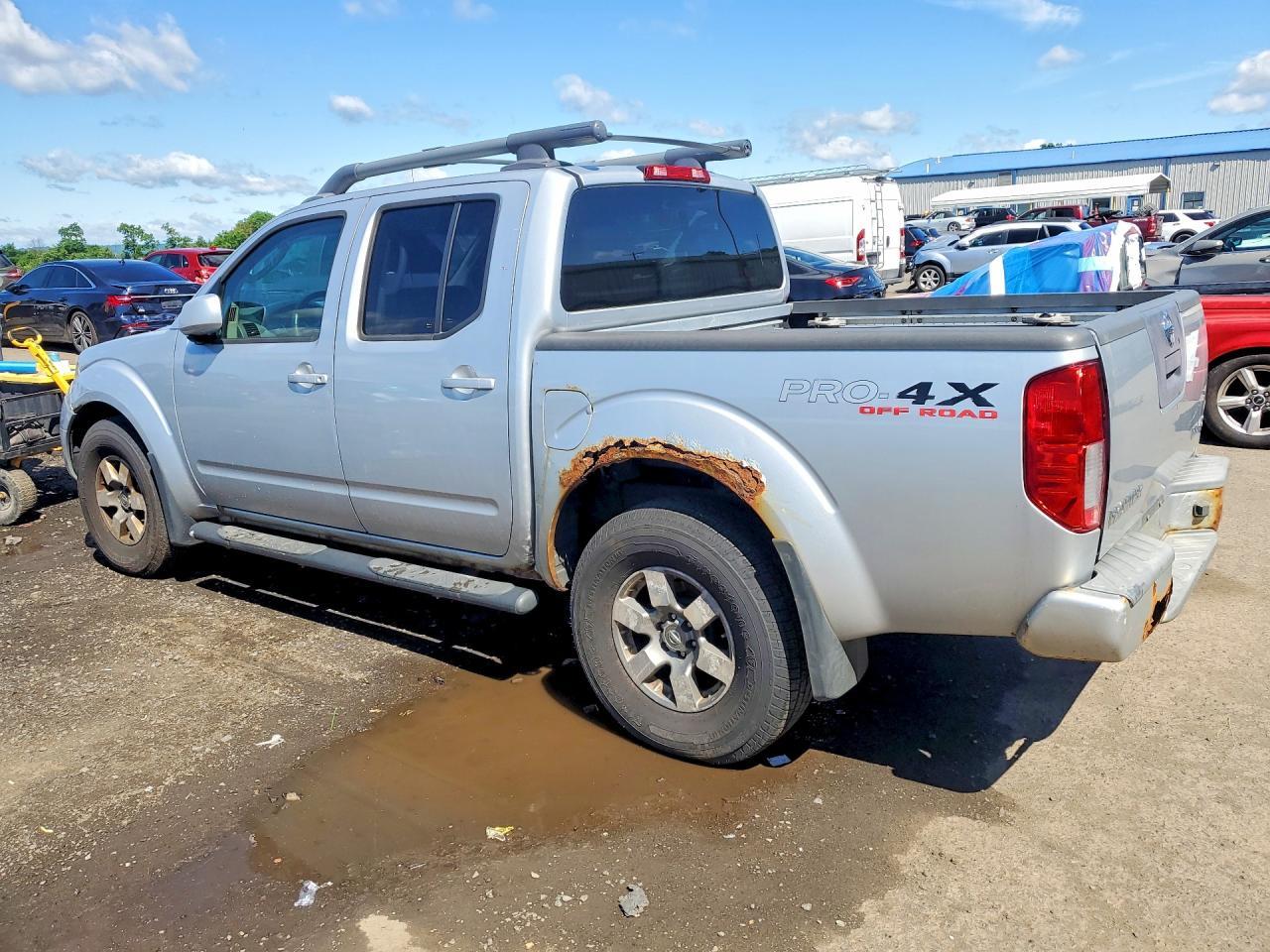 2010 Nissan Frontier Se V6 - Фото 2