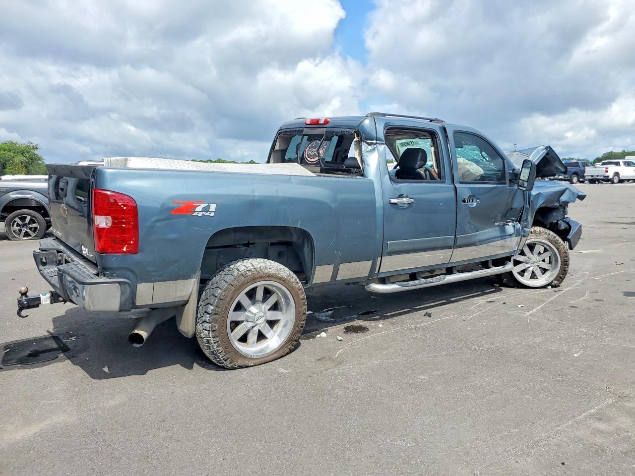 2008 Chevrolet Silverado K2500 Heavy Duty - Фото 3