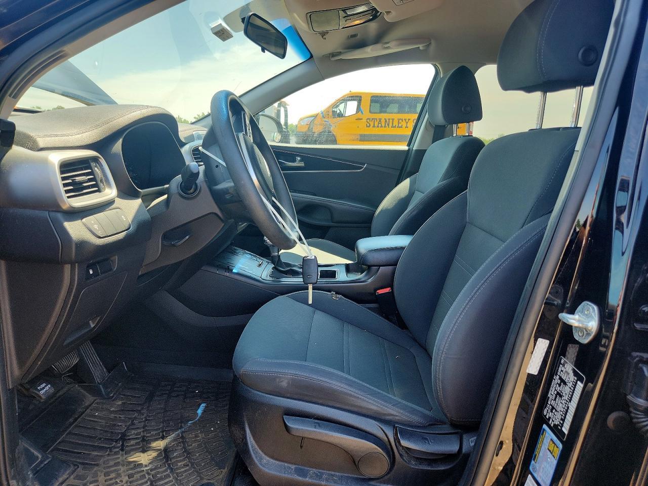 2019 Kia Sorento L - Image 7
