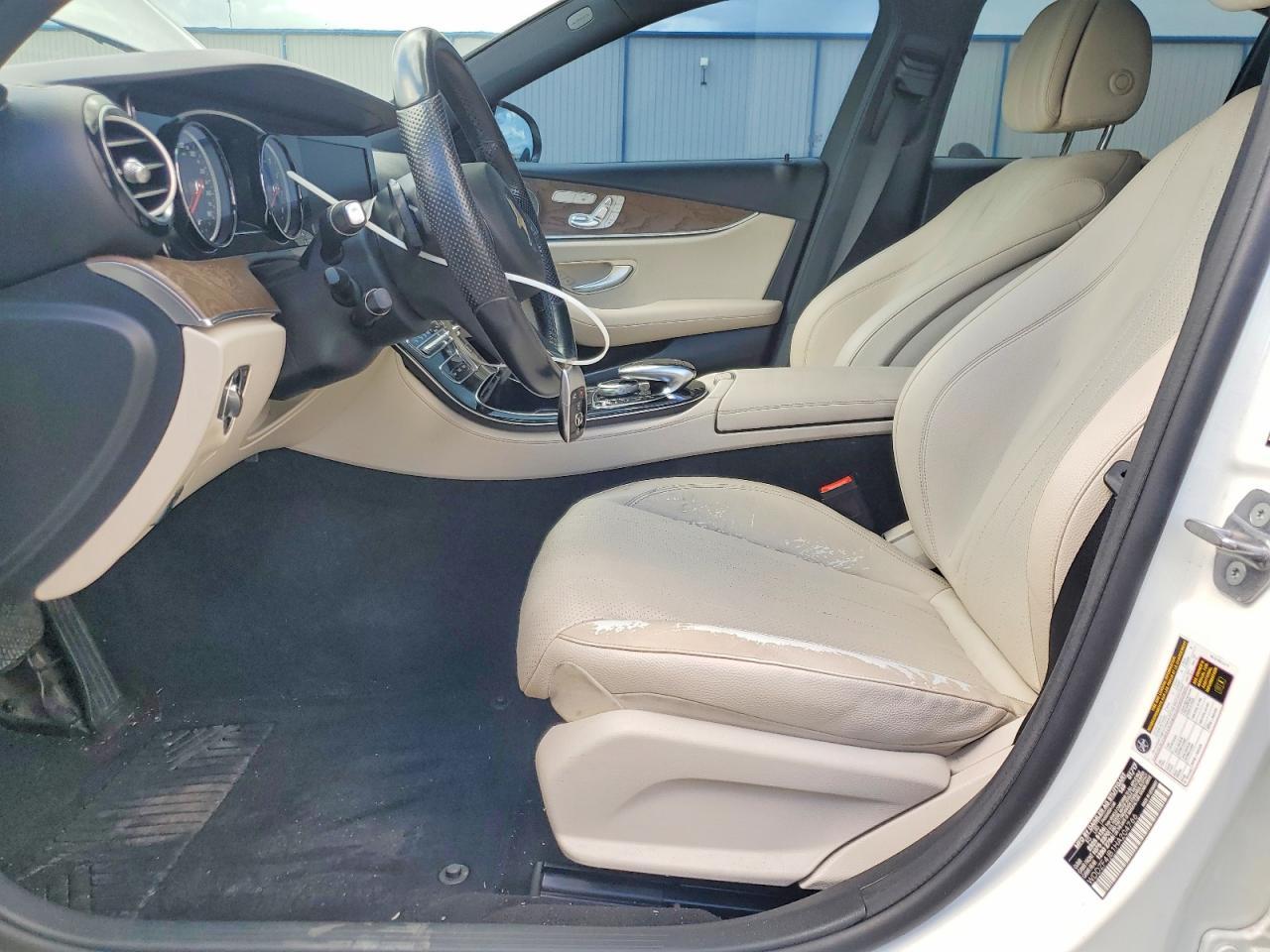 2017 Mercedes-Benz E 300 - Фото 7