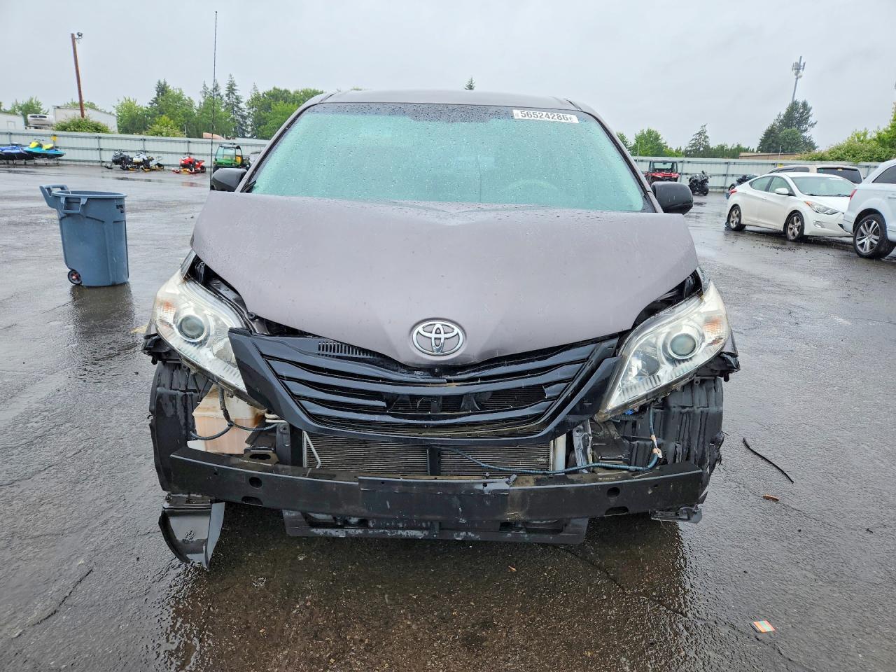 2012 Toyota Sienna Base 7-Passenger - Фото 5