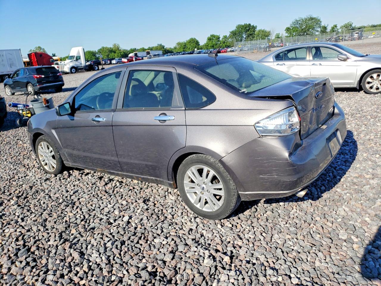 2010 Ford Focus Sel - Фото 2