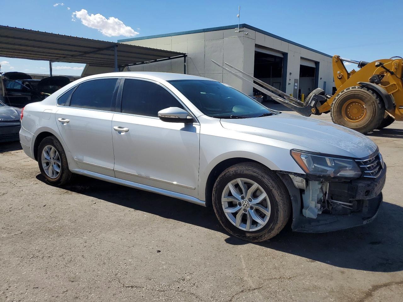 2016 Volkswagen Passat S - Фото 4