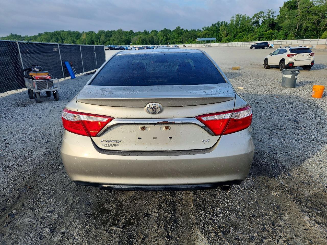 2015 Toyota Camry Se - Image 6