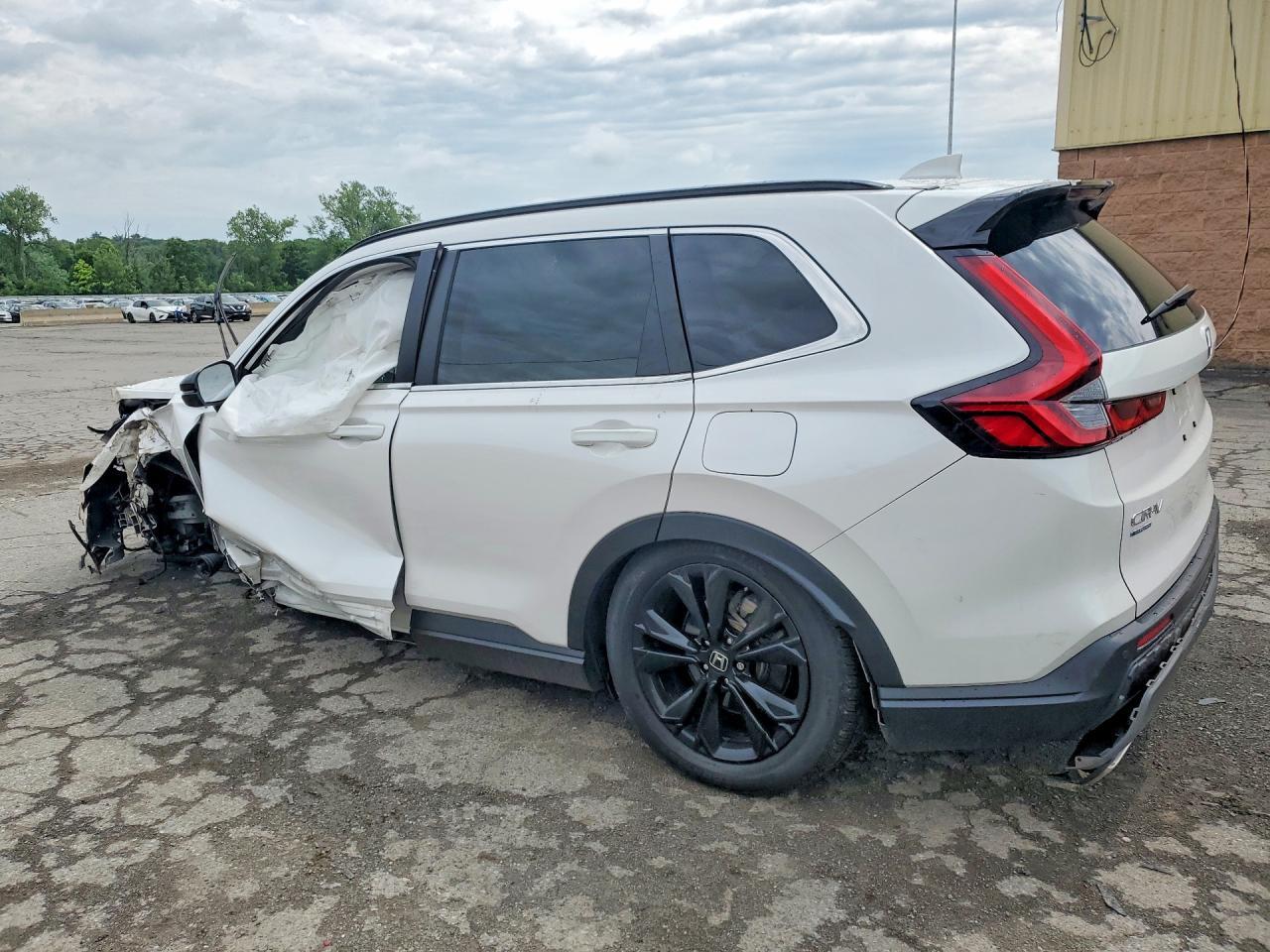 2025 Honda Cr-V Sport Touring - Image 2