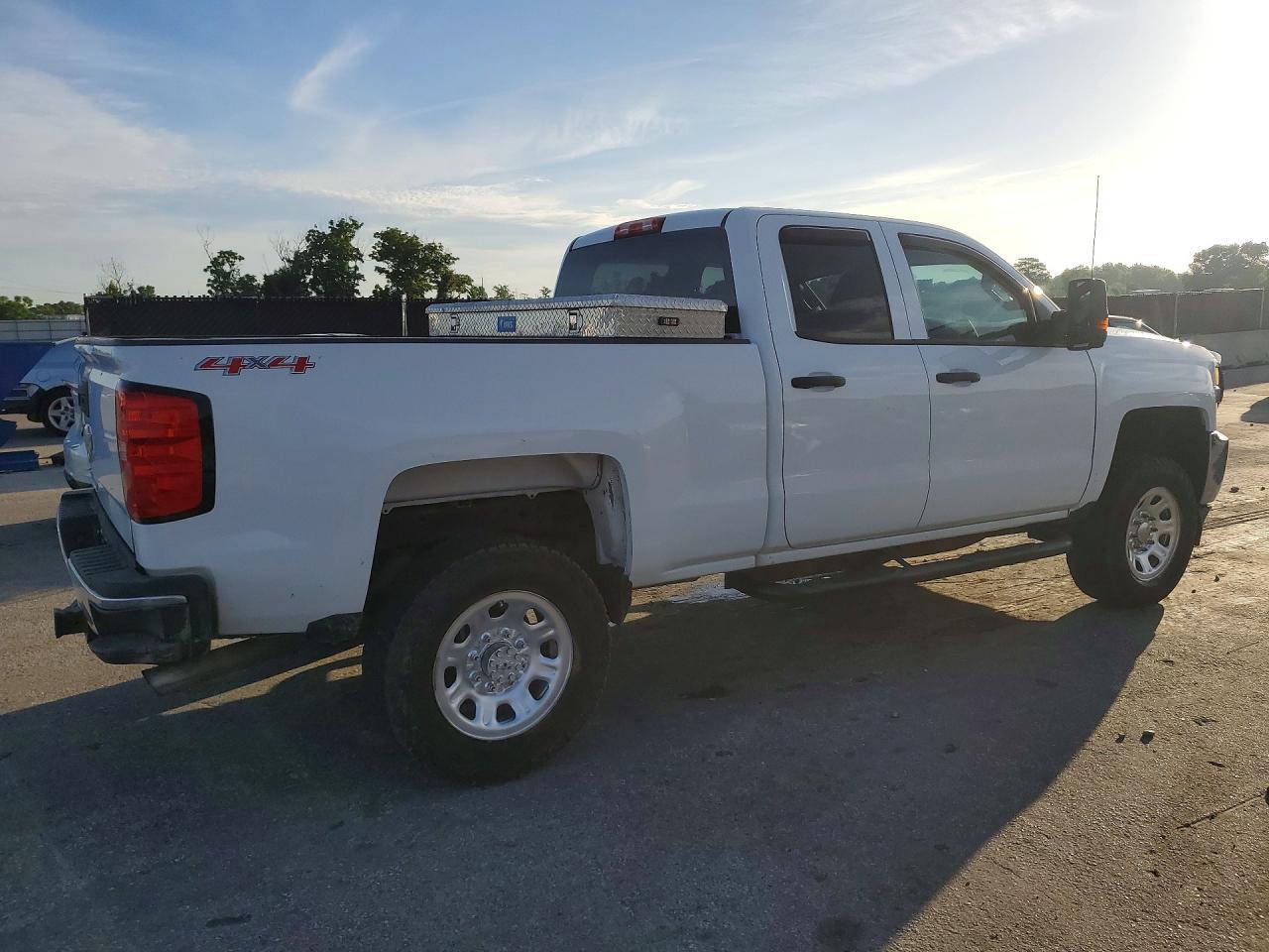 2015 Chevrolet Silverado K2500 Heavy Duty - Image 3