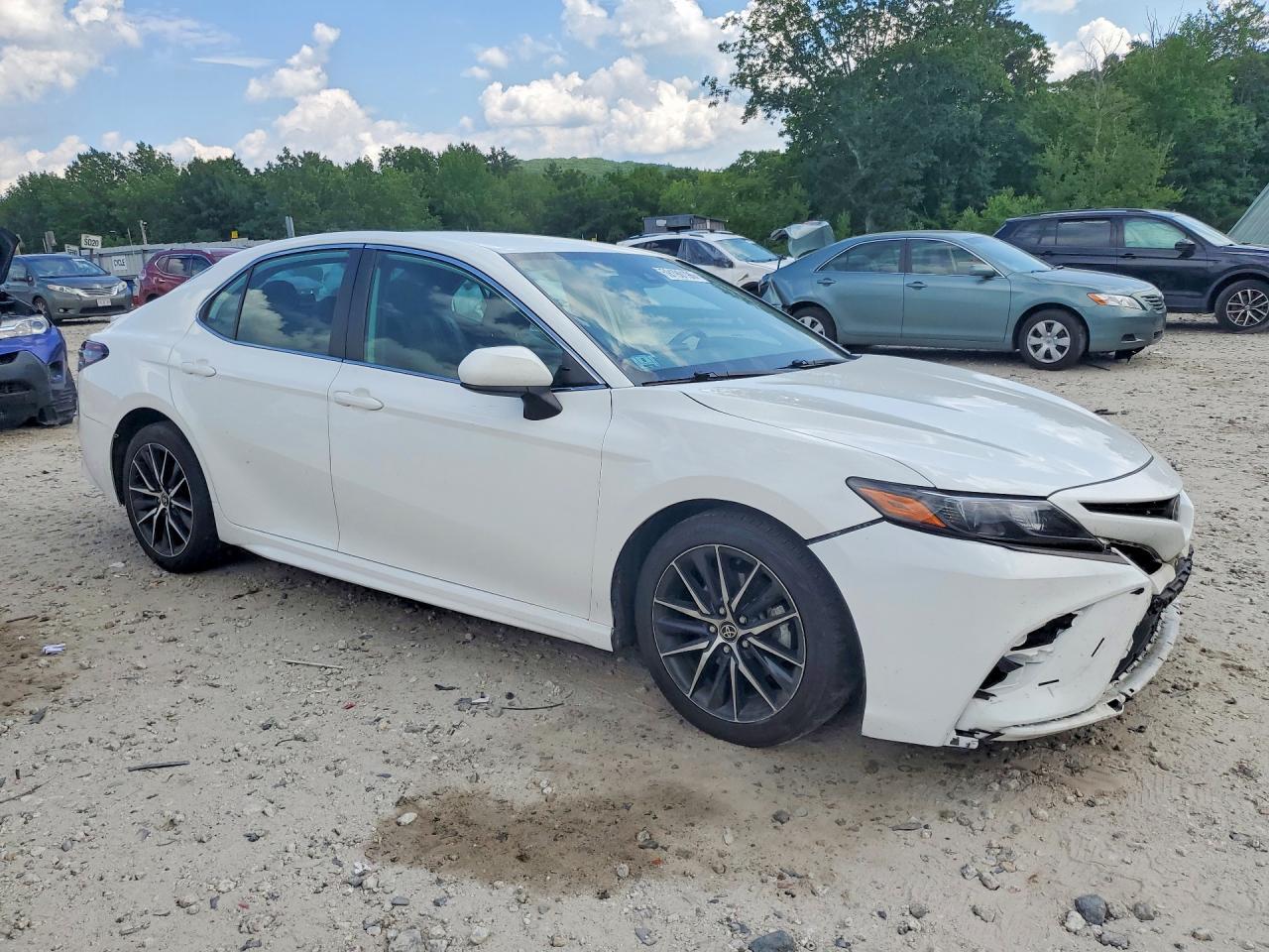 2021 Toyota Camry Se - Фото 4