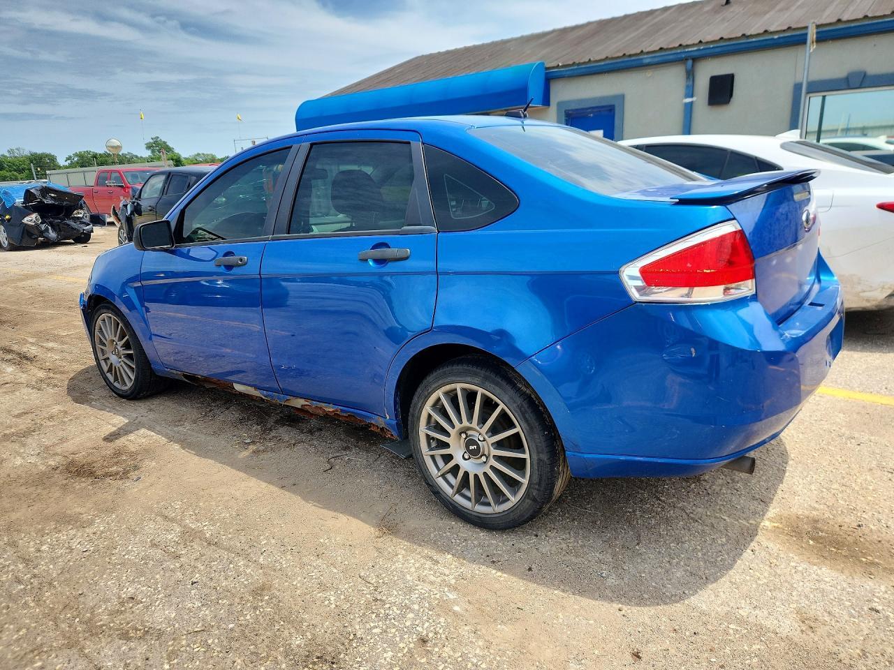 2011 Ford Focus S - Image 2