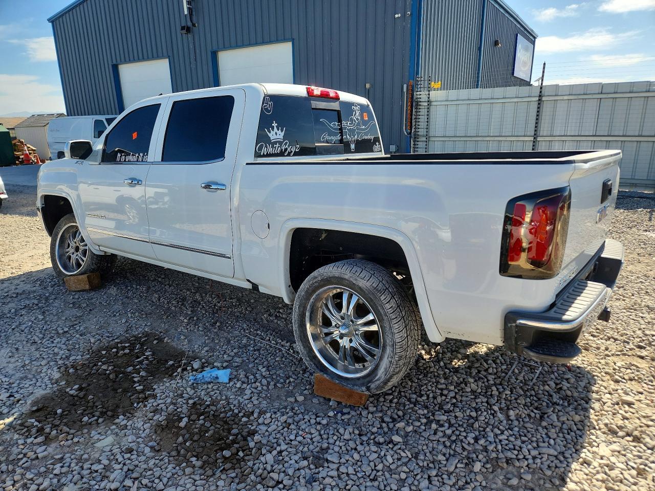 2017 GMC Sierra K1500 Slt - Image 2