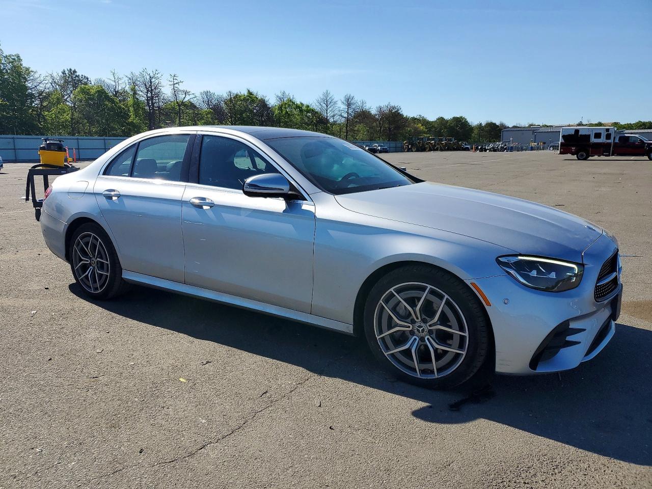 2021 Mercedes-Benz E 350 4Matic - Image 4
