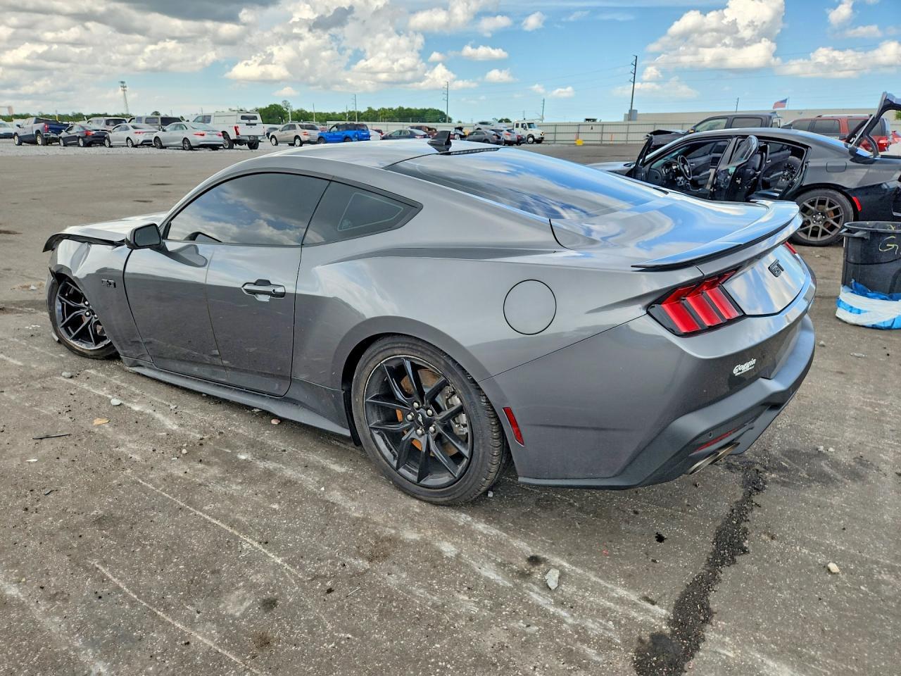 2025 Ford Mustang Gt - Фото 2