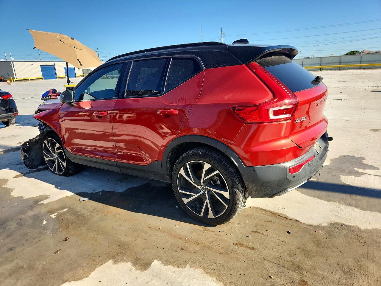 2019 Volvo Xc40 T5 R-Design - Image 2