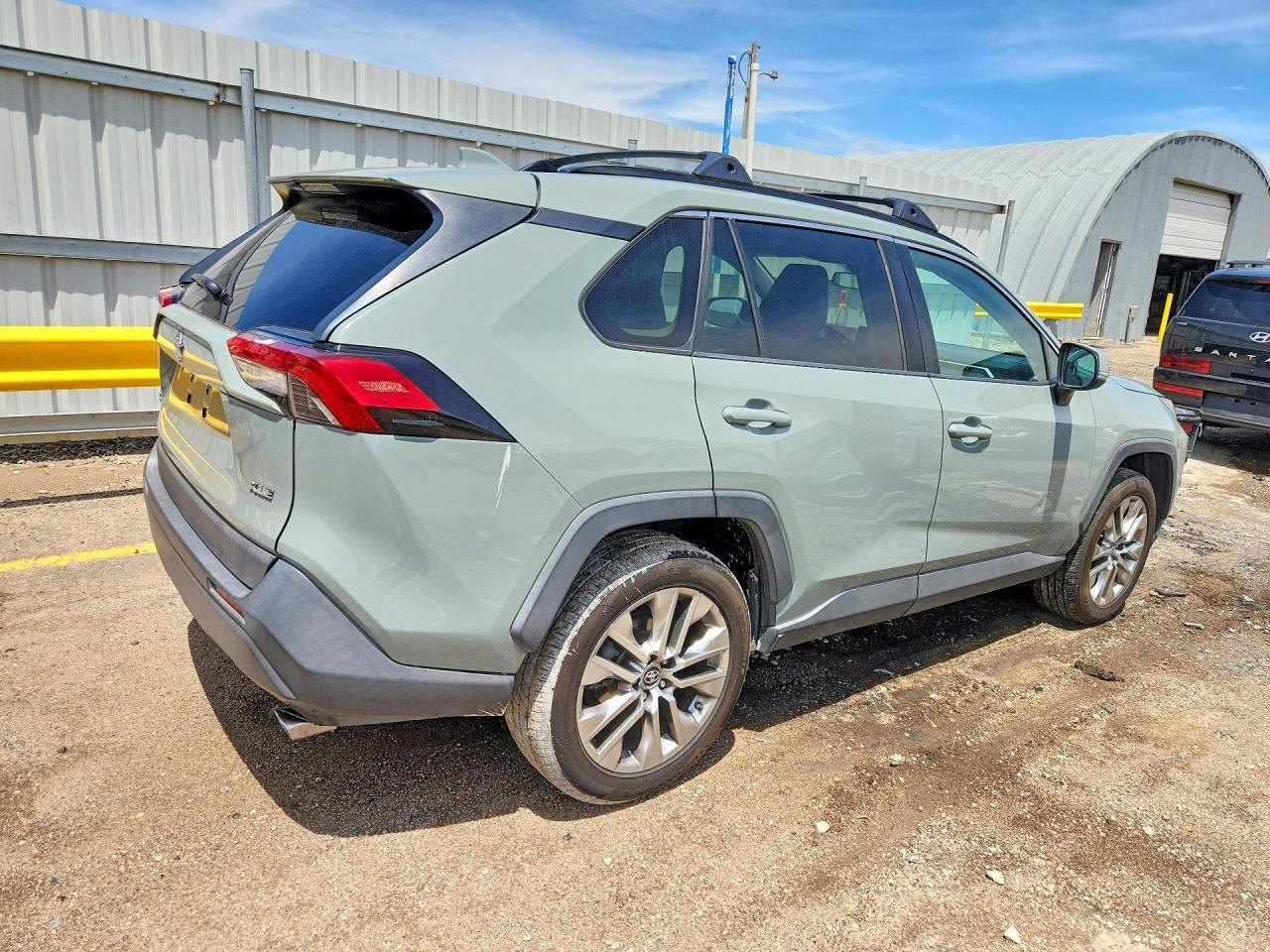2019 Toyota Rav4 Xle Premium - Image 3