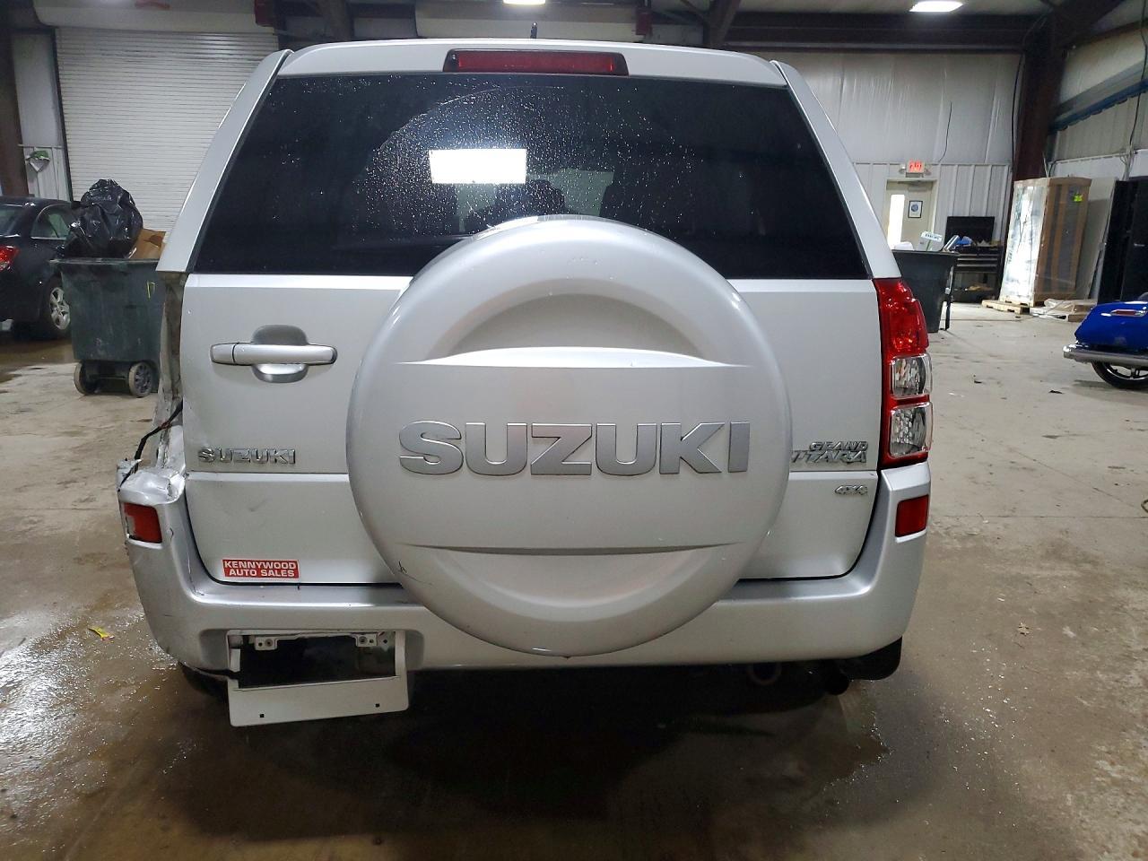 2011 Suzuki Grand Vitara Premium - Image 6