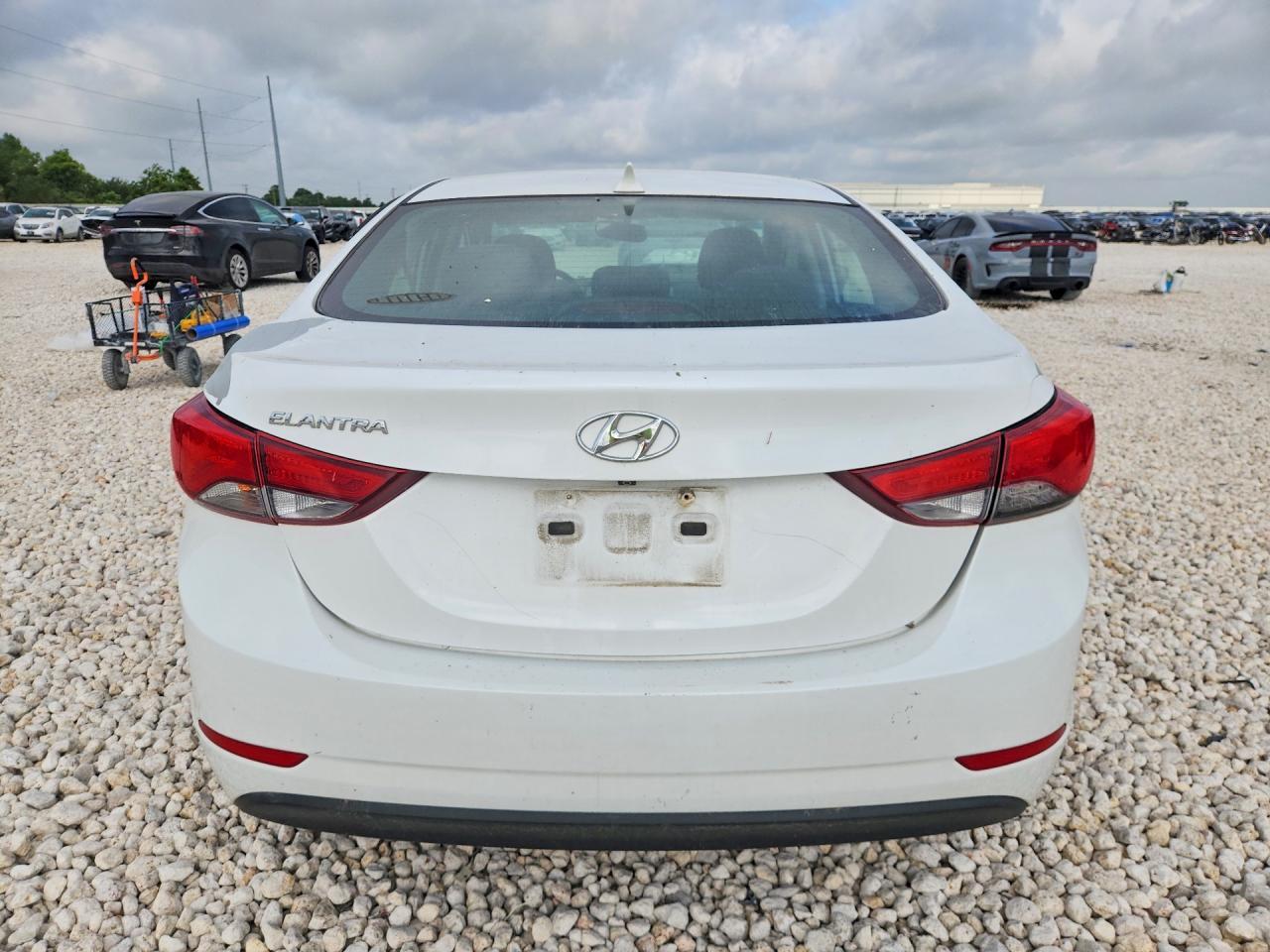 2015 Hyundai Elantra Se - Фото 6