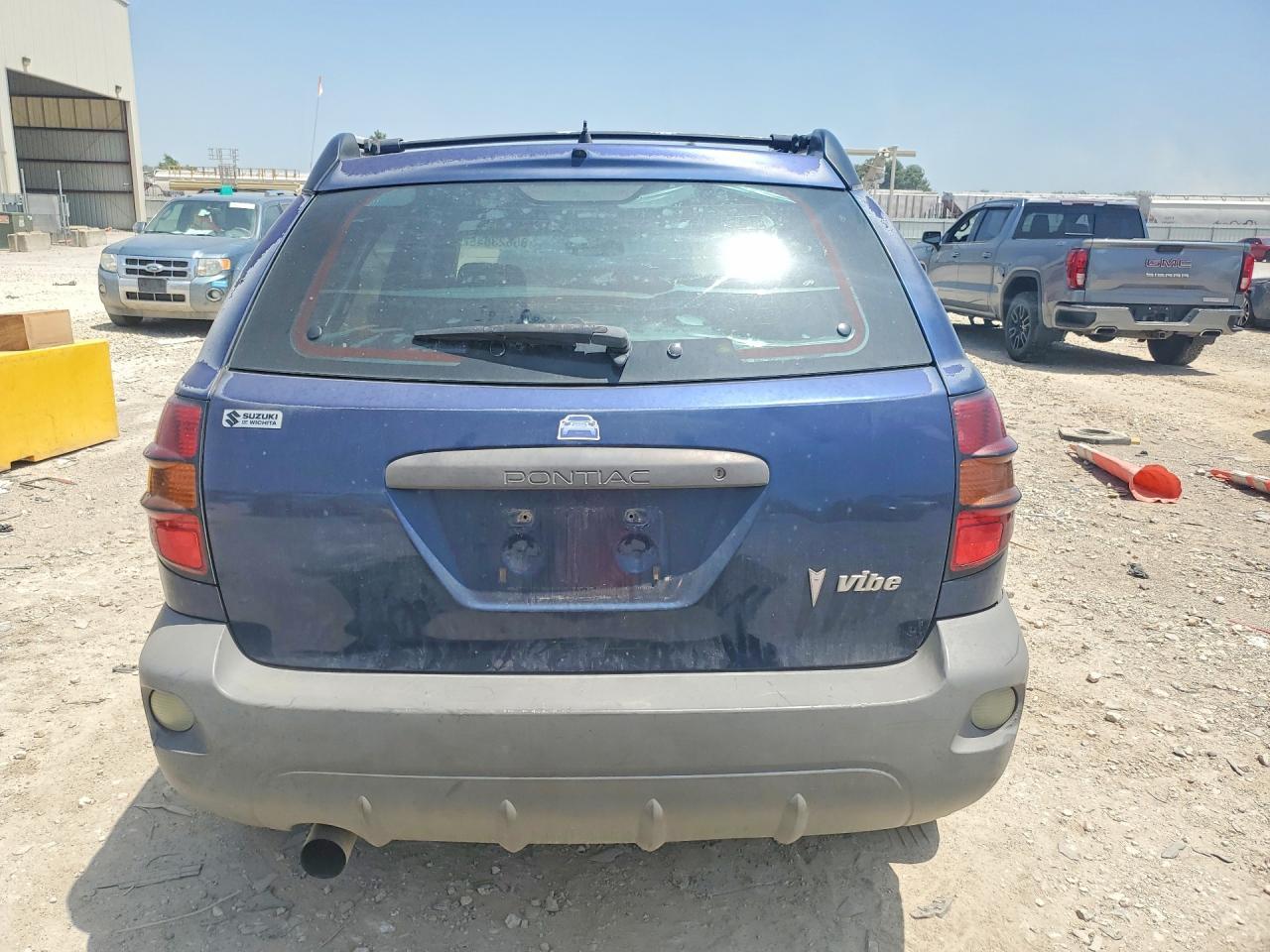 2004 Pontiac Vibe - Image 6